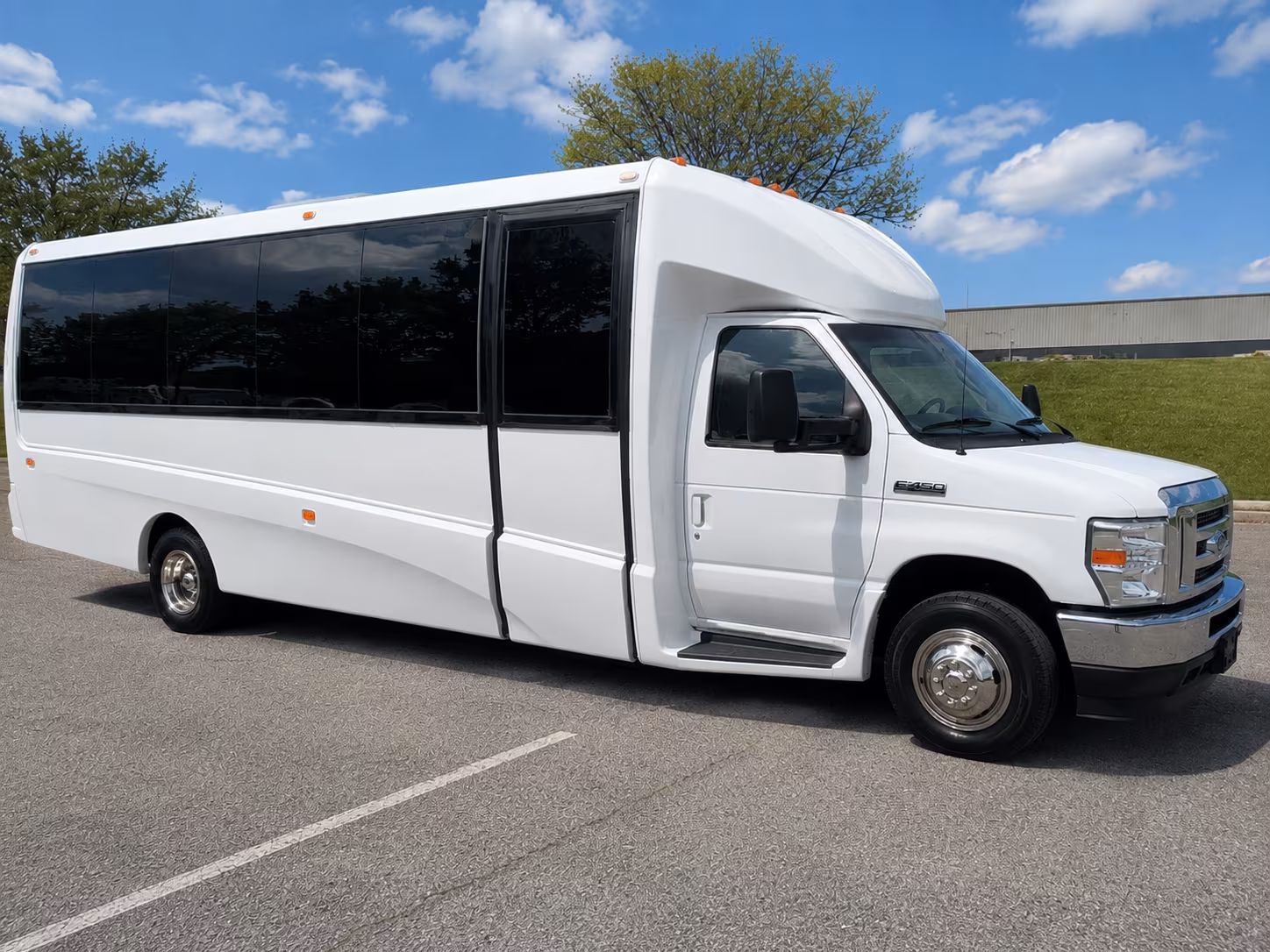 bus rentals for bands and performers based in hamilton