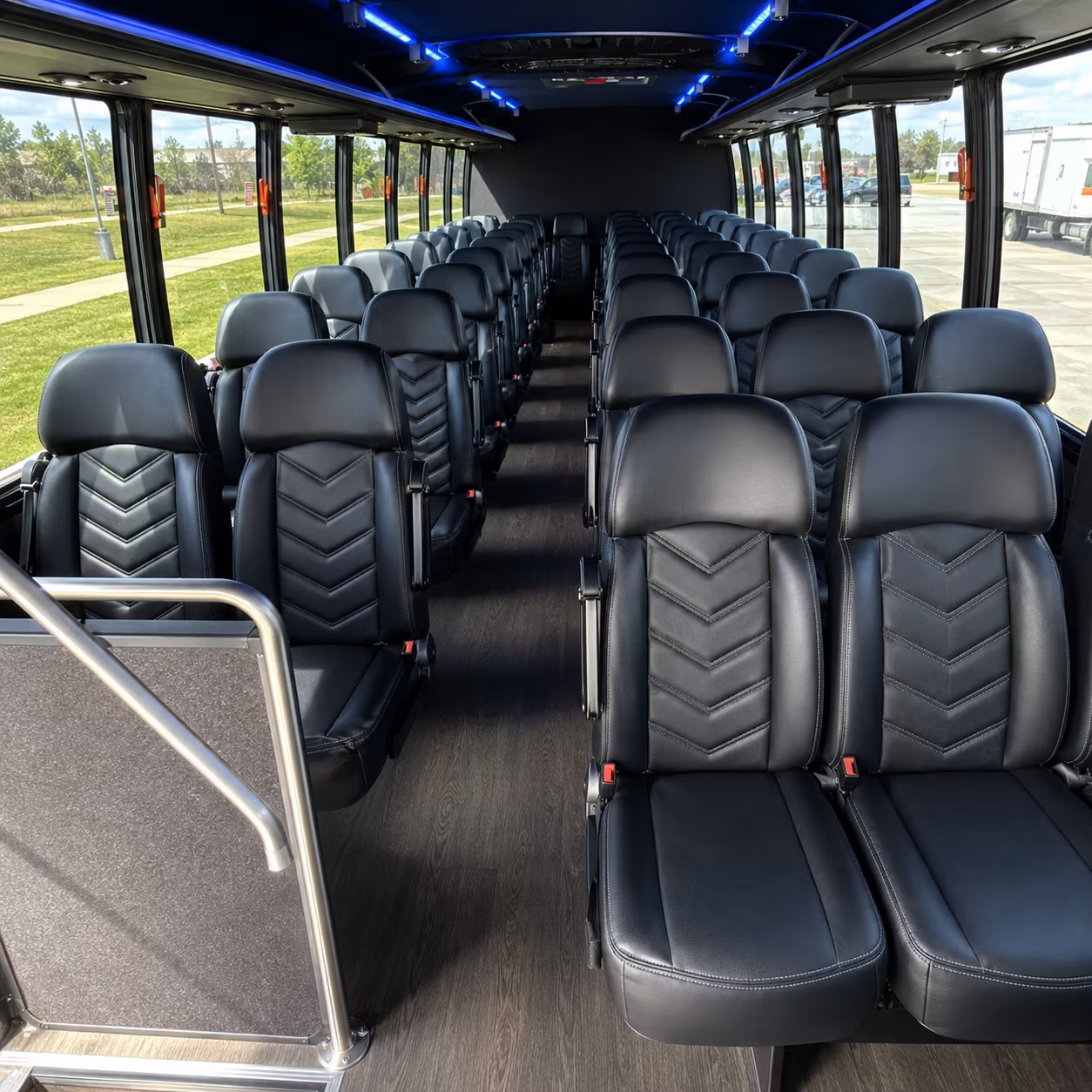charter buses for large wedding guest groups in hamilton