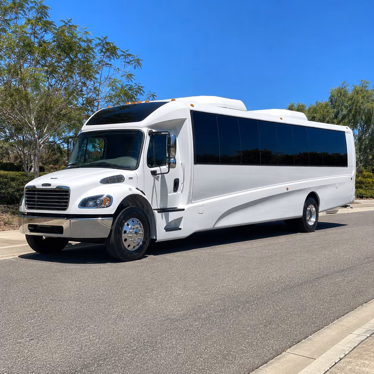 hamilton 28 passenger minibus