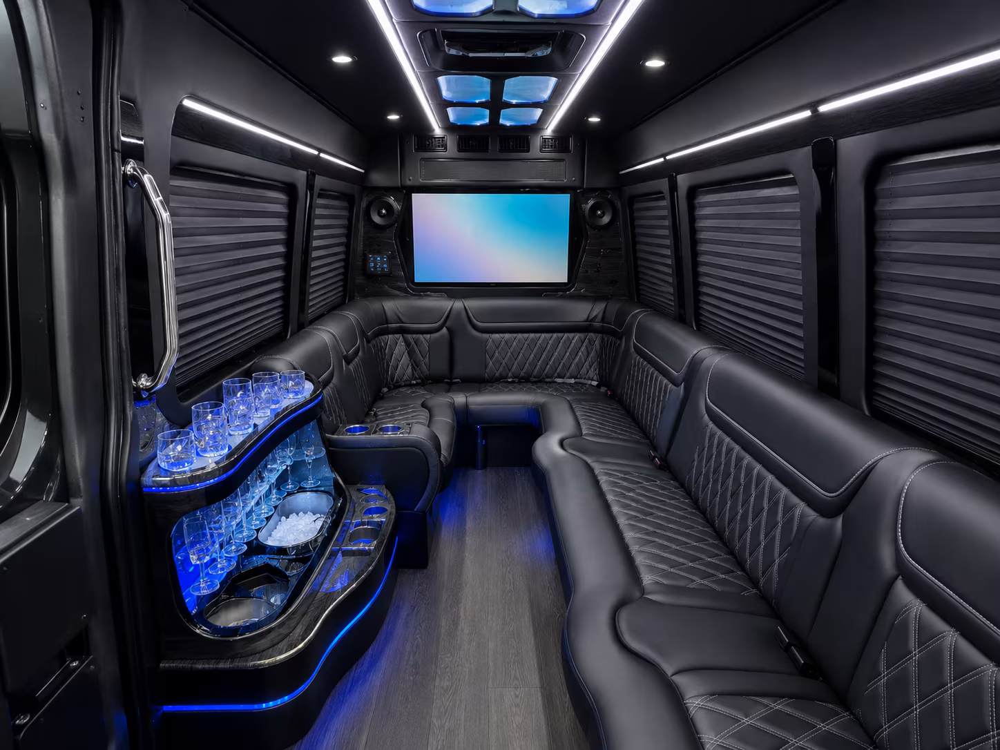 hamilton 50 passenger party bus