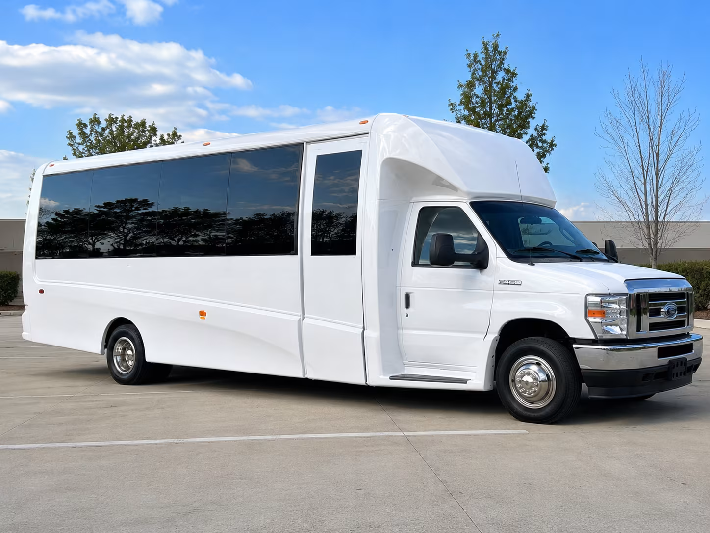 minibus rentals for small group wine tours along the delaware river