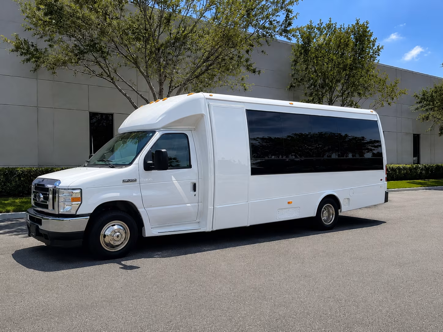 shuttle buses to freedom mortgage pavilion and camden concert events